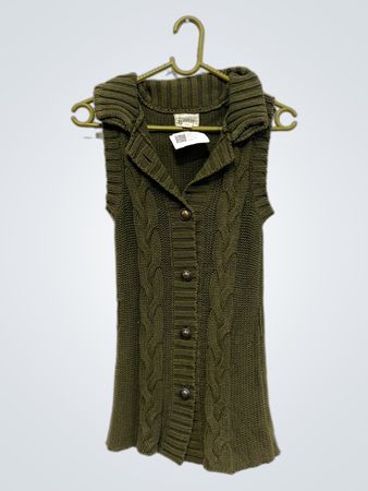 Kenji Ärmellose Knopf-Sweater-Weste