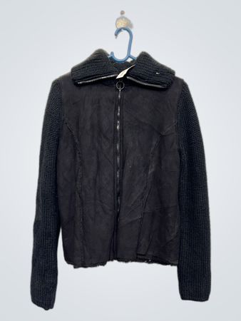 Pure & Simple schwarze Jacke mit gestrickten Ärmeln