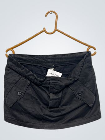 Schwarzer Minirock mit Taschen