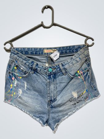 Cropp Regular Denim Shorts mit Farbspritzern