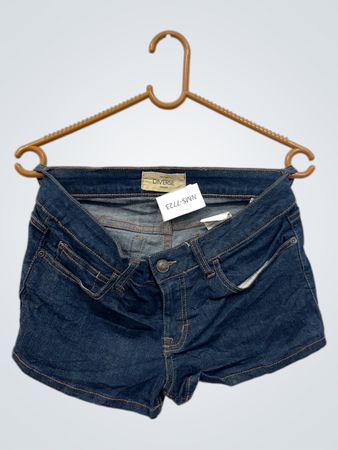 Verschiedene Jeansshorts