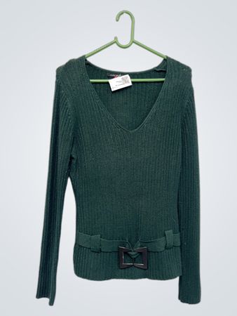 LOUISE OROP Grüner Rippstrick-Pullover mit langem Arm und Gürtel-Detail