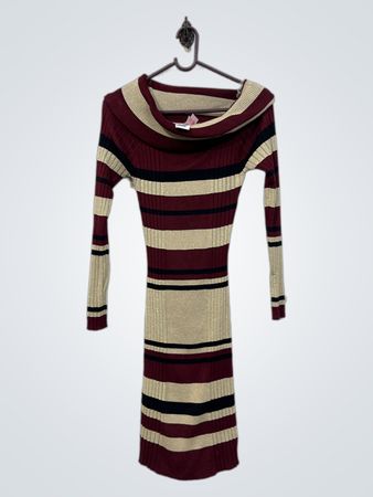 No Boundaries Gestreiftes Cowl Neck Strickkleid