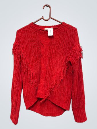 Roter Fransenpullover