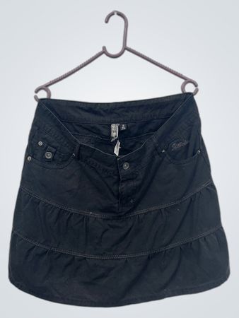 Billabong Schwarzer gestufter Minirock