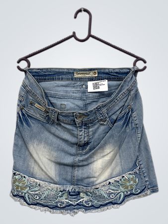 Dromedar Jeans Denimrock mit besticktem Blumenmuster