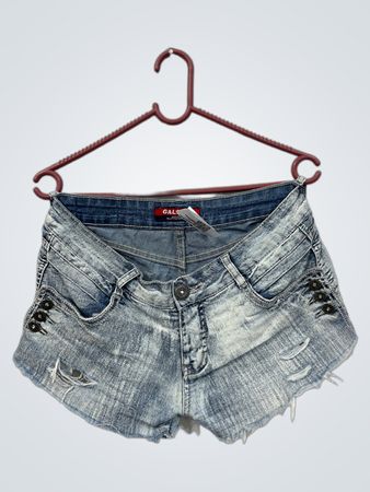 GALLOP FÜHRT DIE QUALITÄTS-FASHION-JEANS