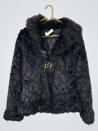 LUSY & ELISA Schwarze Kunstpelzjacke