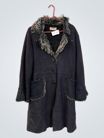 MODEL Damenmantel mit Kunstfellbesatz