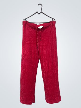 Rote Velours-Hosen