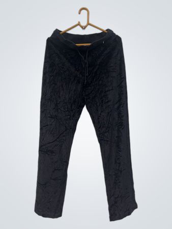 Schwarze Samthose