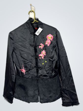 Schwarze bestickte Jacke mit Pelzbesatz