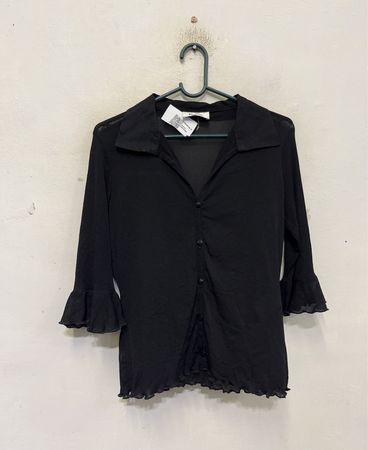 Pimkie Schwarzes Rüschenshirt mit Kragen