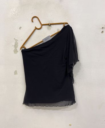 Ann Wiberg Black One Shoulder Top
