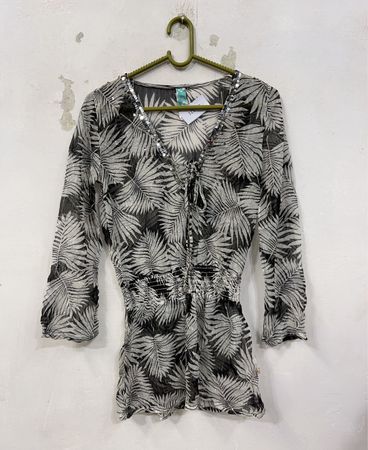 Ocean Club Durchsichtige Bluse mit Palm- und Zebra-Print