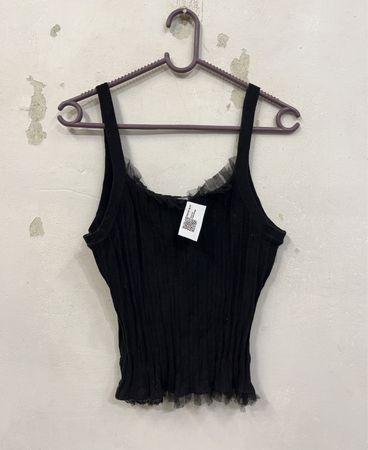 Finetta Schwarzes Ripp-Top mit Tüllbesatz