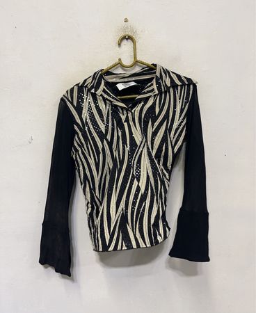 Schwarz-weiß gestreiftes Zebra-Muster Langarmhemd