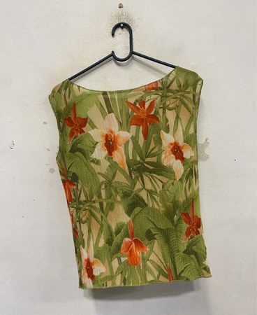 Ärmelloses Oberteil mit Blumenmuster