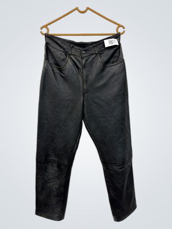 Schwarze Lederhosen