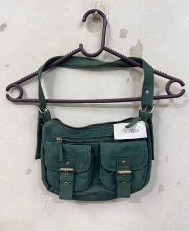 Grüne Schultertasche mit Taschen