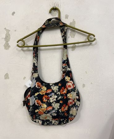 Floral shoulder bag