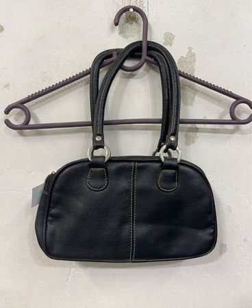 Schwarze Handtasche