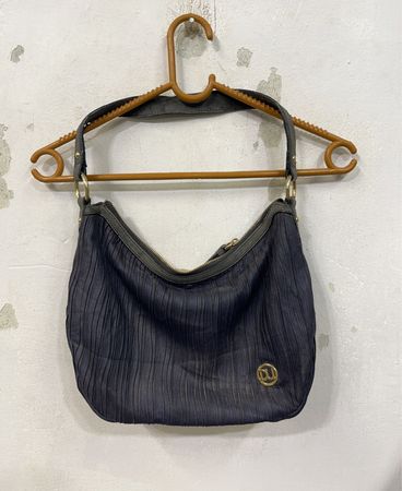 DUO Schwarze Falten Schultertasche