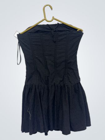 Schwarzes Schnür-Minikleid