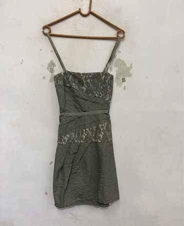 be...TWEEN olivgrünes Kleid mit Spitzendetails
