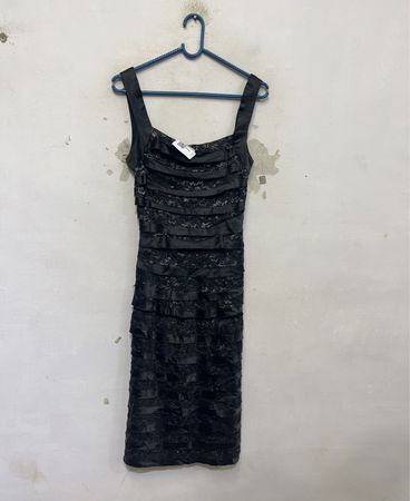 Schwarzes Rüschenspitzenkleid