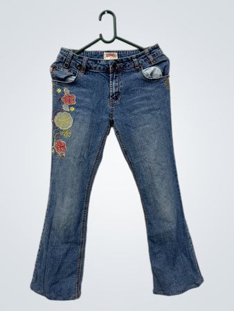 Bongo Girls Bestickte Schlagjeans