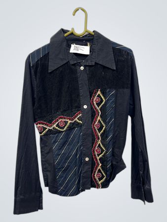 Schwarzes Patchwork-Hemd mit Knopfleiste und bestickten Details