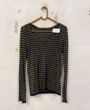 Schwarz-gold gestreiftes Langarmoberteil
