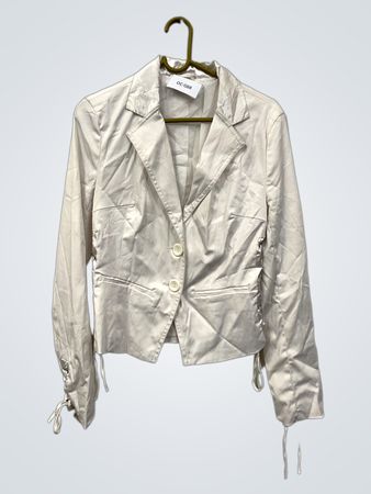 Weißer Blazer
