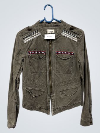 ONLY bestickte Militärjacke