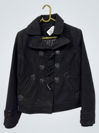 Schwarze Wendejacke