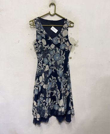 Ärmelloses Kleid mit floralem Allover-Print "Face to Face