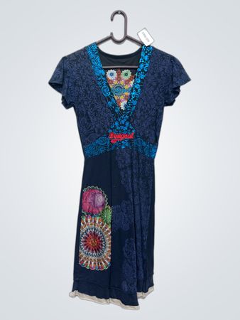 Desigual Damen V-Ausschnitt Kurzarm Kleid