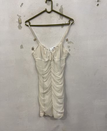 Rüschentop-Kleid