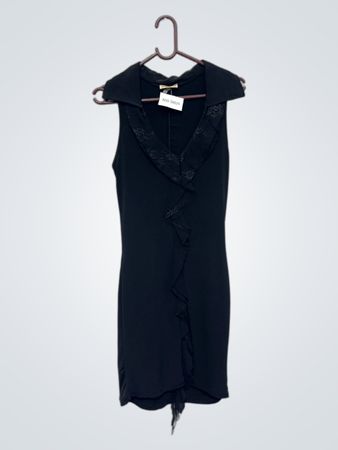 RED MOON Schwarzes ärmelloses Kleid mit Rüschen