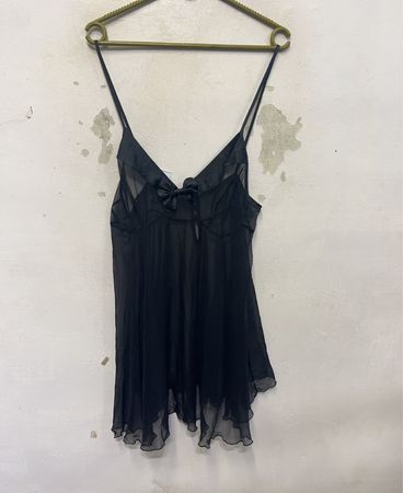 Schwarzes transparentes Babydoll mit Schleifendetail