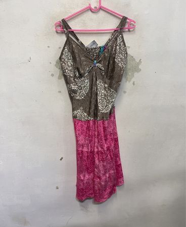 Braunes und rosa florales Camisole-Kleid
