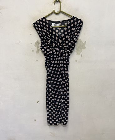 GRNEDER Schwarzes und weißes gepunktetes Kleid