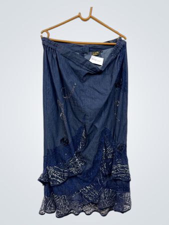 Jeansrock mit Spitze und Stickerei