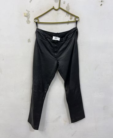 Schwarze Lederhose