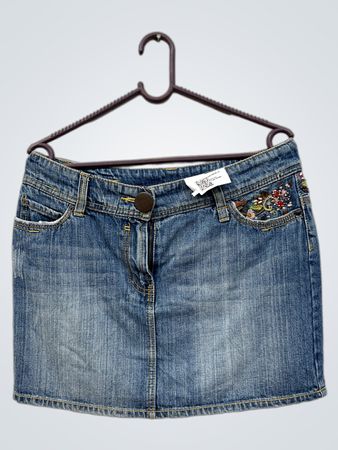 Jeansrock mit Blumenstickerei