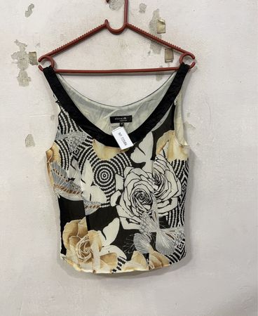 Claire.dk ärmelloses Top mit Blumen- und Schmetterlingsdruck