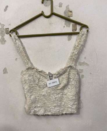 AMISU Lace Crop Top