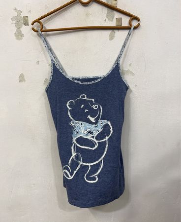 Blaues Tanktop mit Winnie-the-Pooh-Grafik