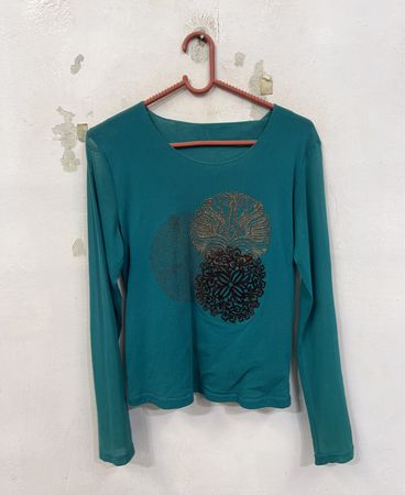 Teal langärmeliges Hemd mit rundem Gold- und Braunmuster